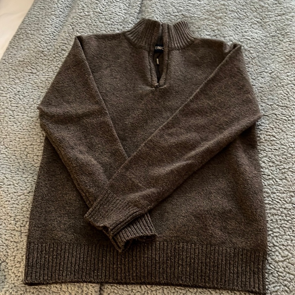 Men’s quarter zip brown sweater size small